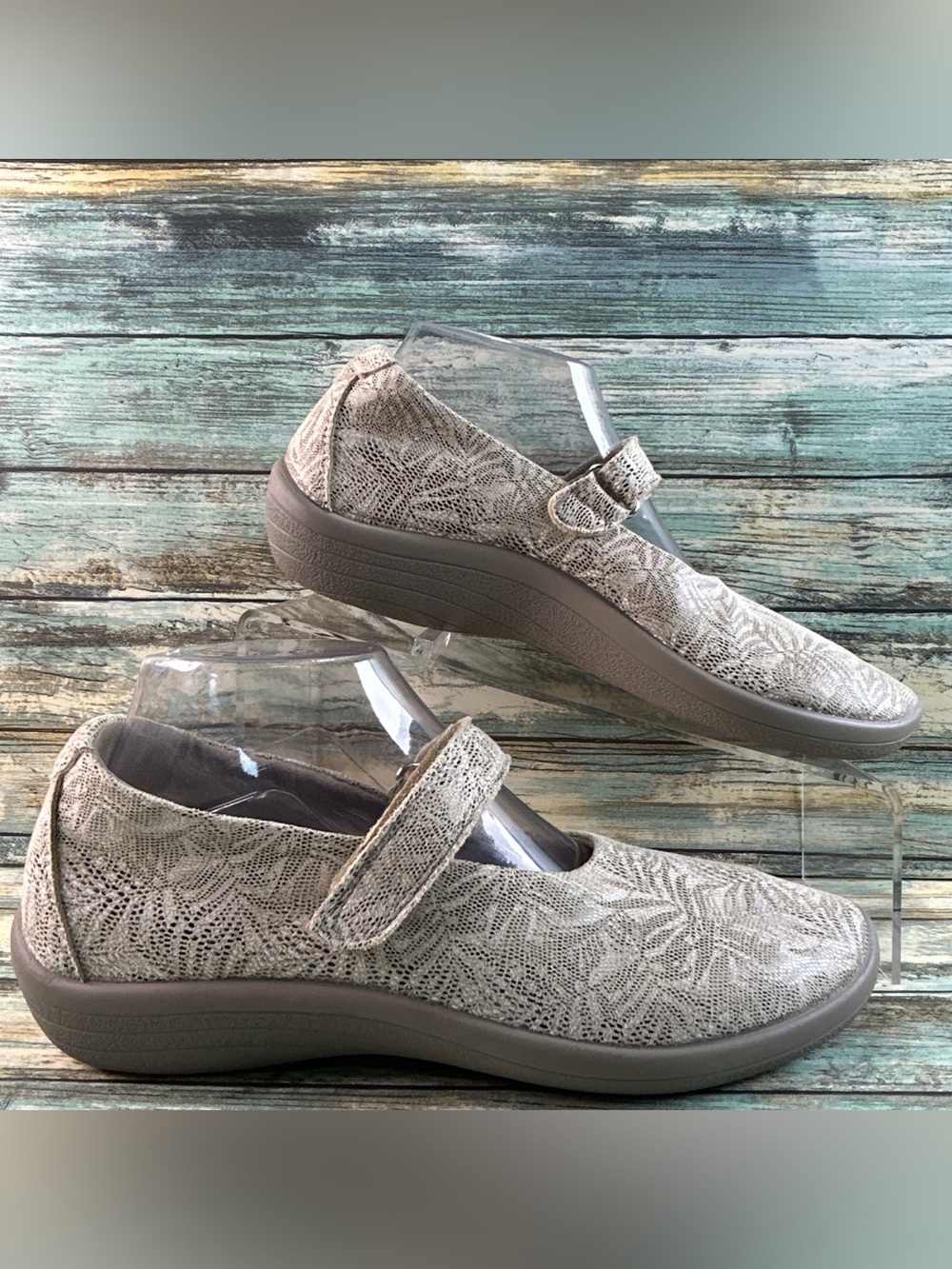 Acropedico Estrela Mary Jane Flats Womens Size 9 Beige Fabric Hook & Loop Strap